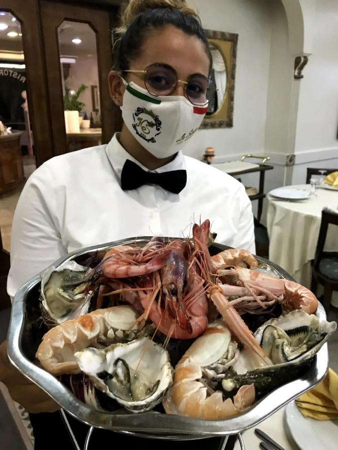 Hotel Ristorante La Siesta Pietrapaola エクステリア 写真